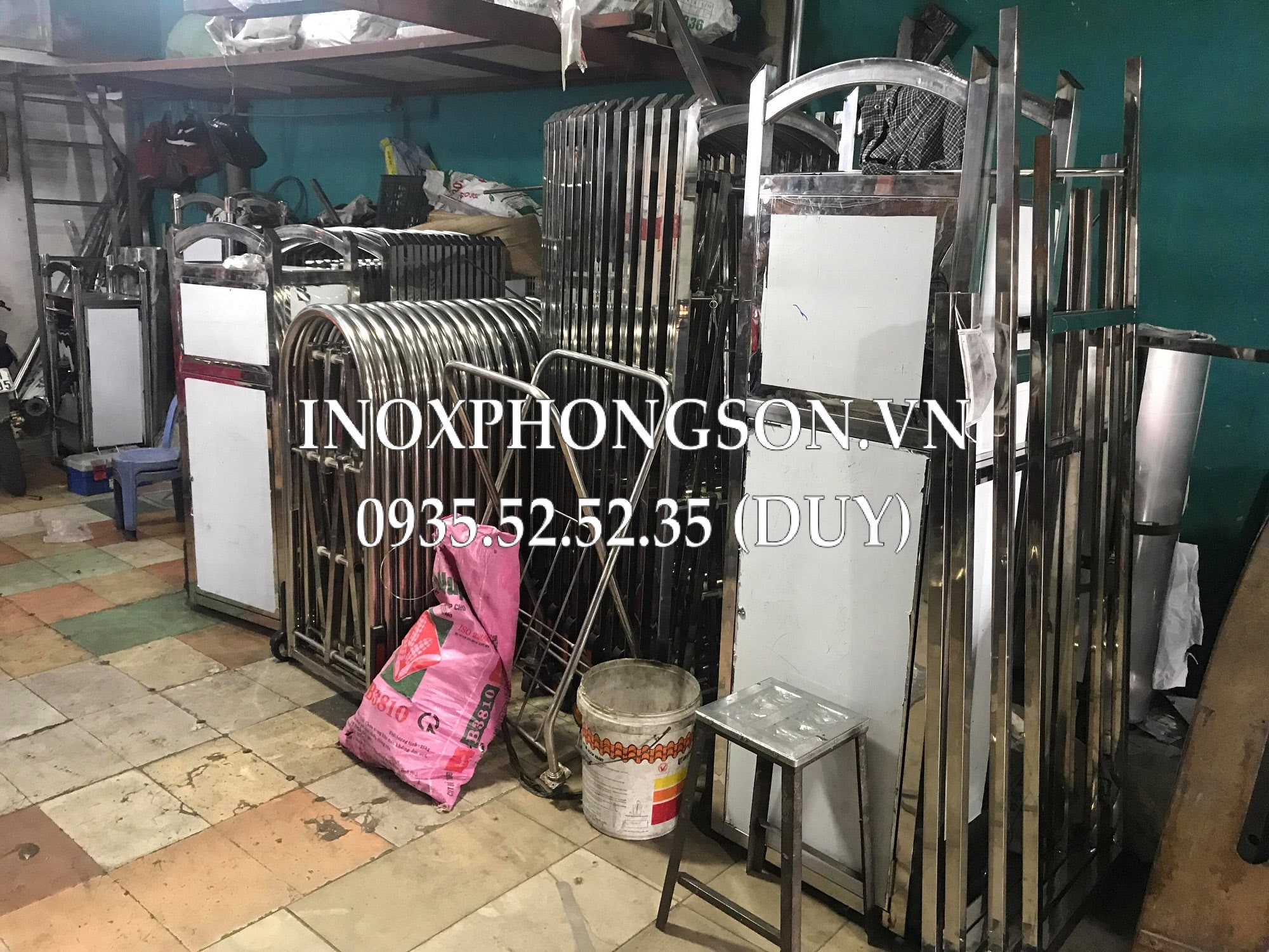 Cổng xếp inox có sẵn tại Công ty
