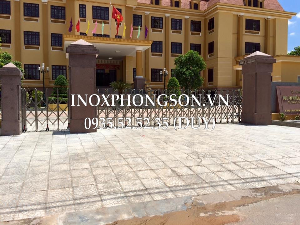 Cổng Xếp chạy Điện ở Tòa án Nhân dân tỉnh Quảng Trị
