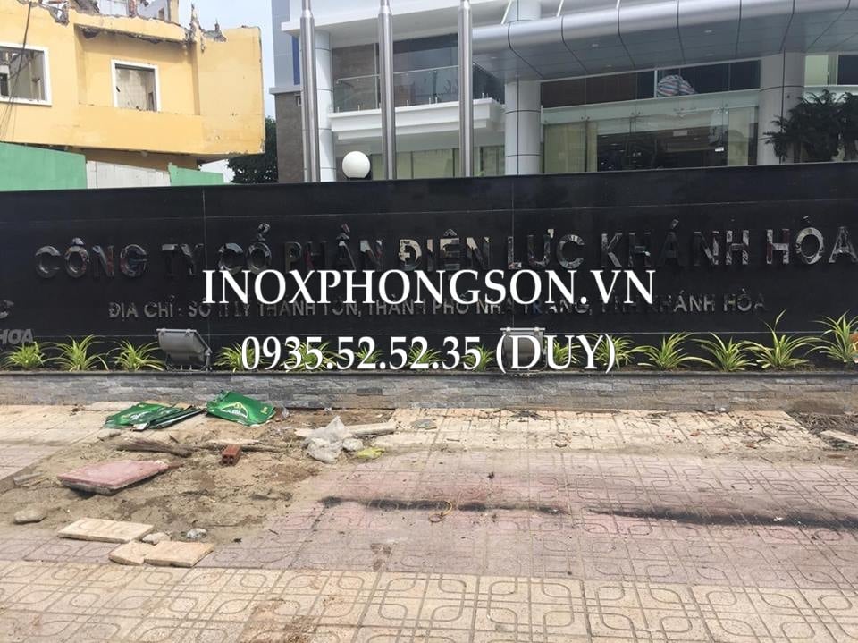 Cửa Cổng Xếp chạy điện ở Nha Trang cho Công ty CP Điện Lực Khánh Hòa