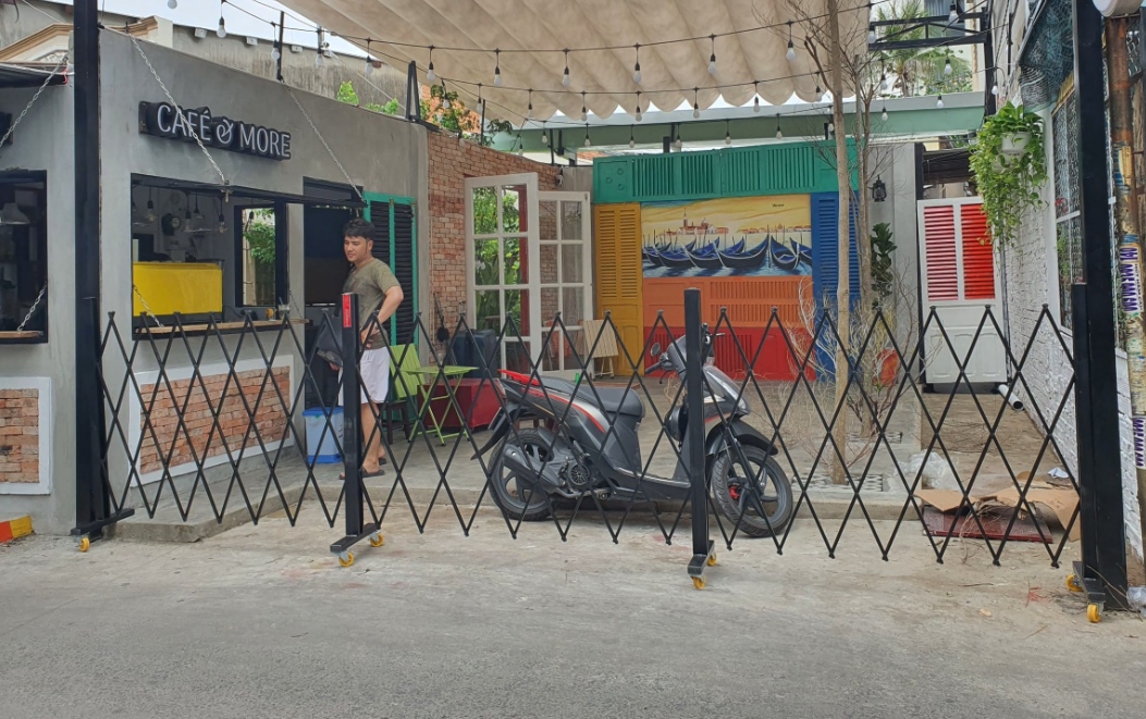 Hàng Rào xếp di động ngăn quán