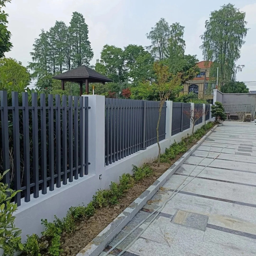 hàng rào sắt hộp nhà biệt thự