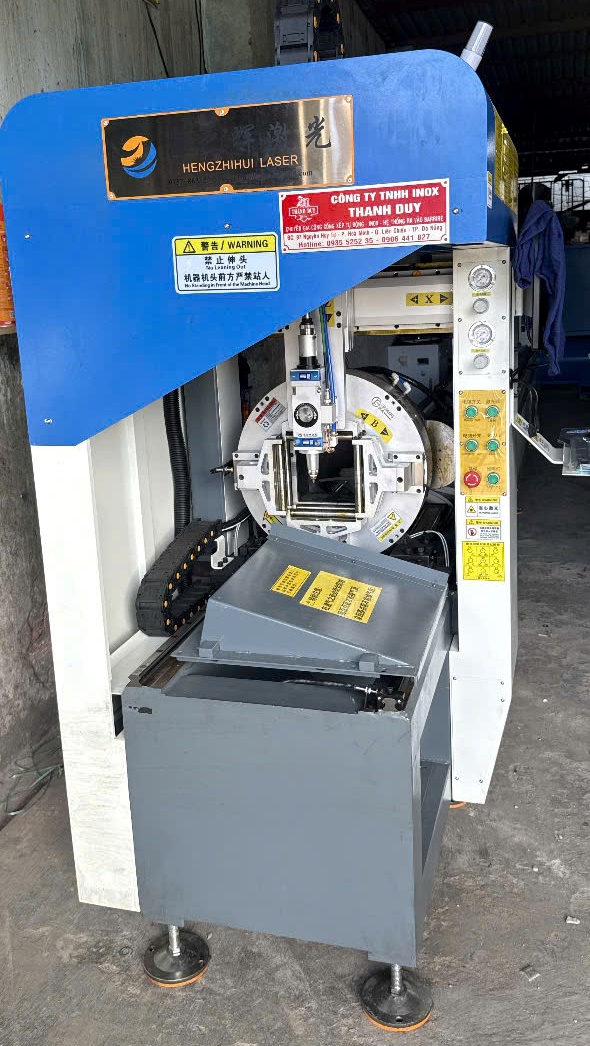 máy cắt laser tại xưởng Inox Thanh Duy